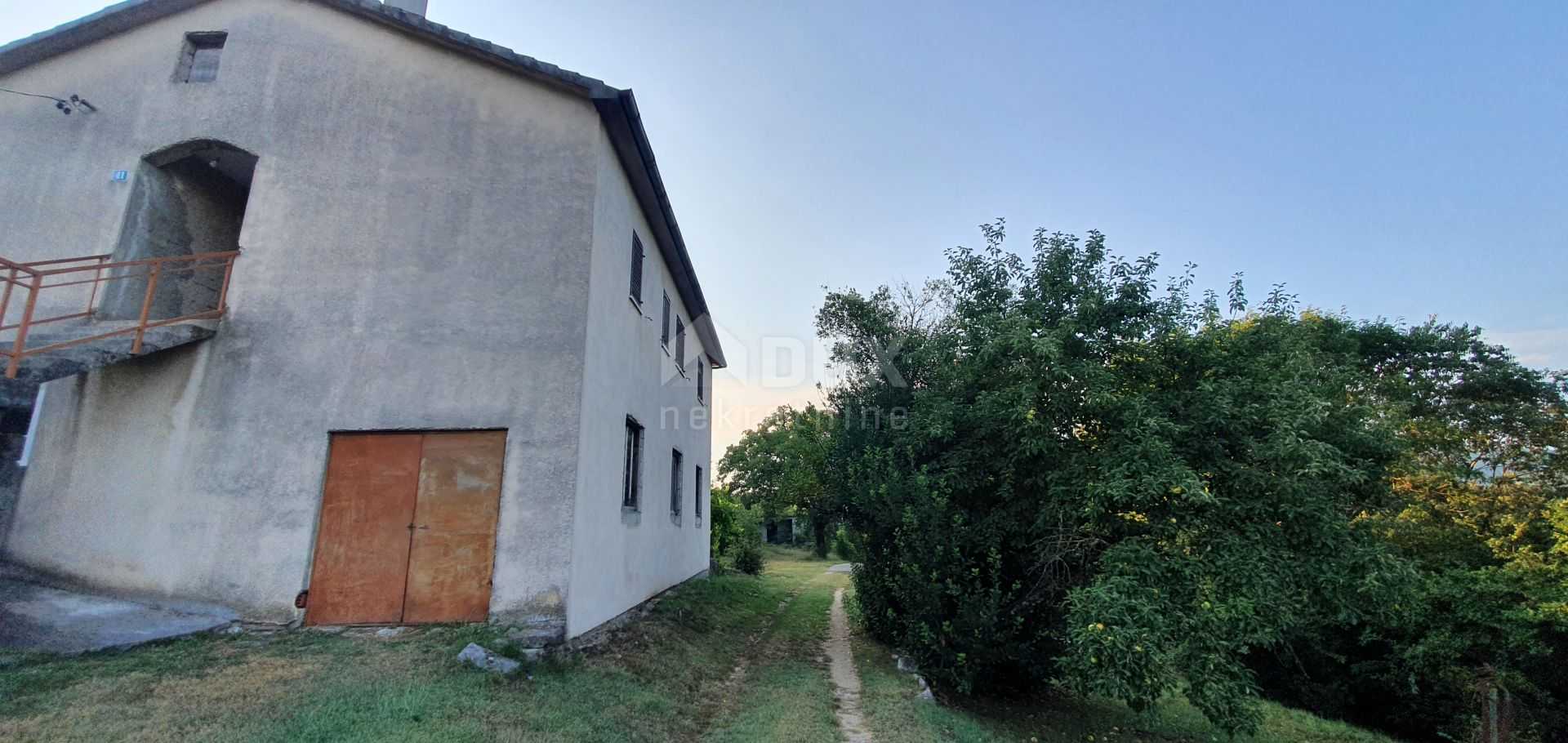 房子 在 Pićan, Istria County 10872603