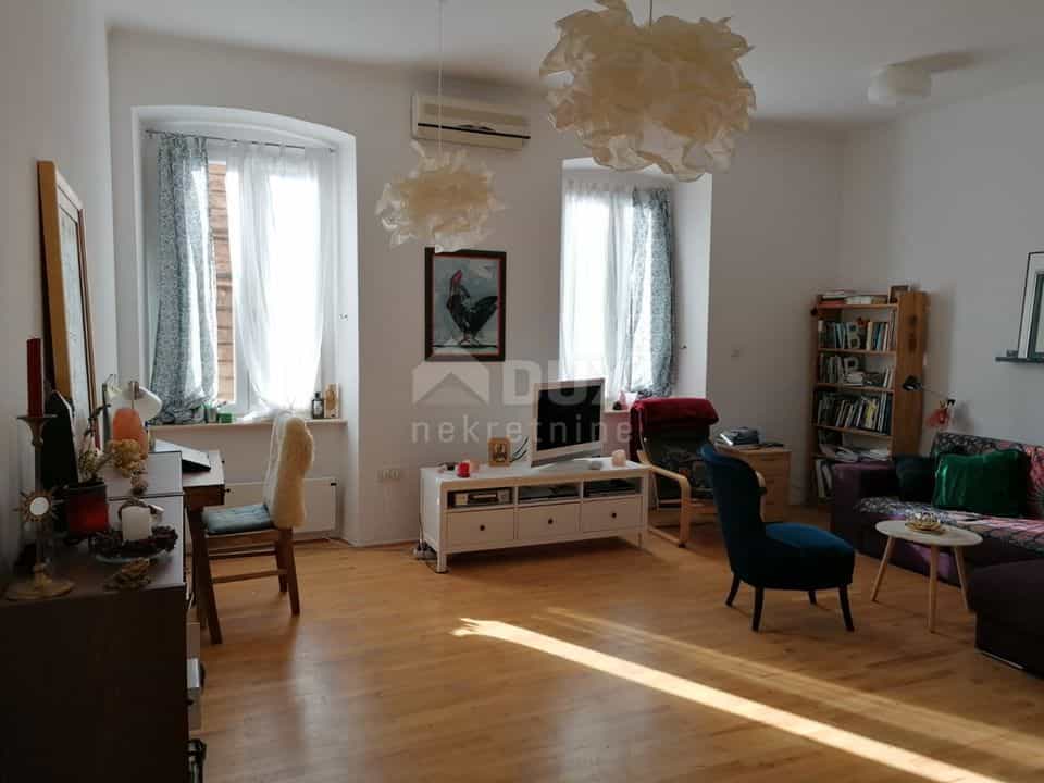 Condominium in Mrkopalj, Primorsko-Goranska Zupanija 10872907
