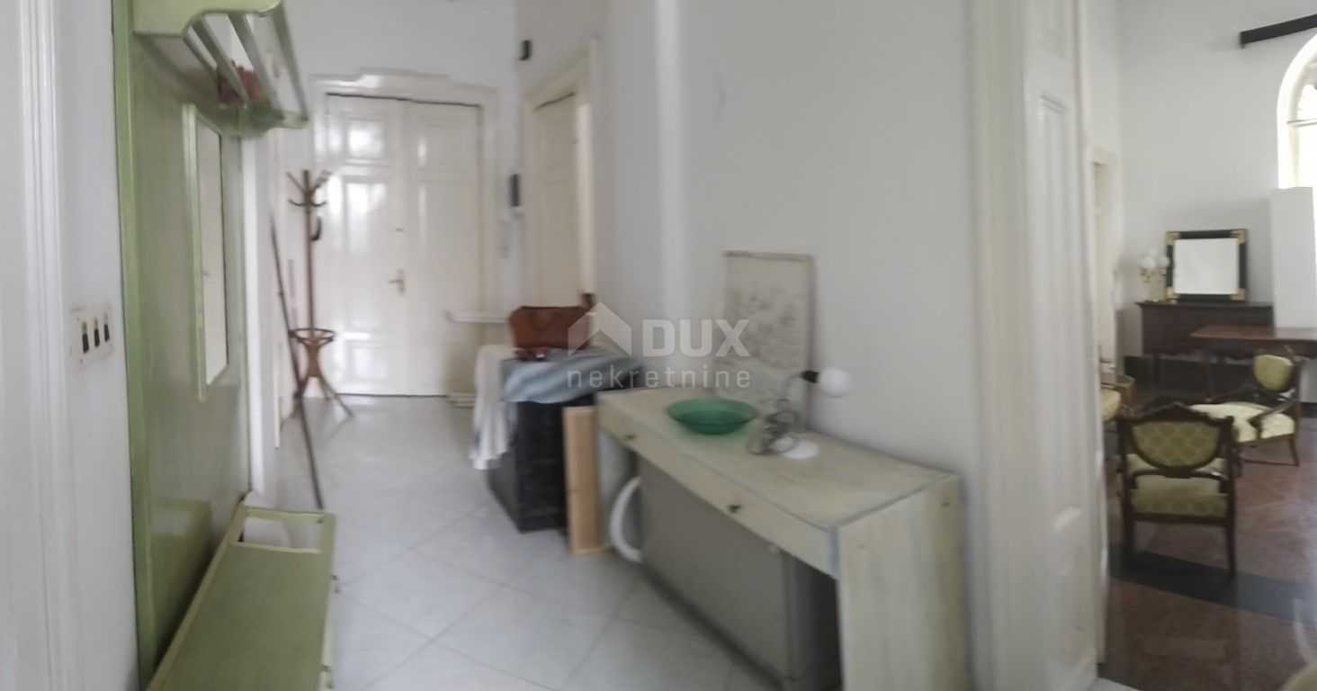 Condominium in , Istria County 10872935