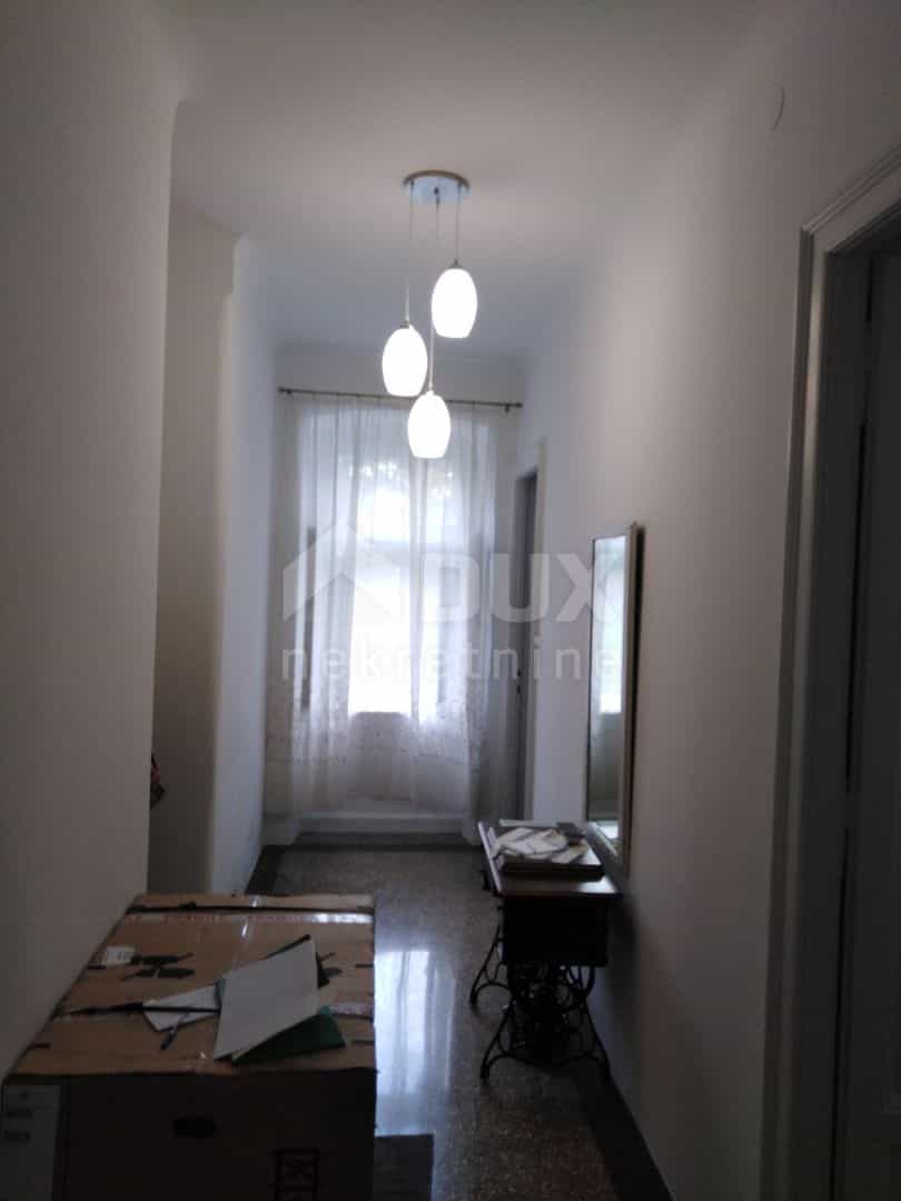 Квартира в Опатія, Приморсько-Горанська жупанія 10873006