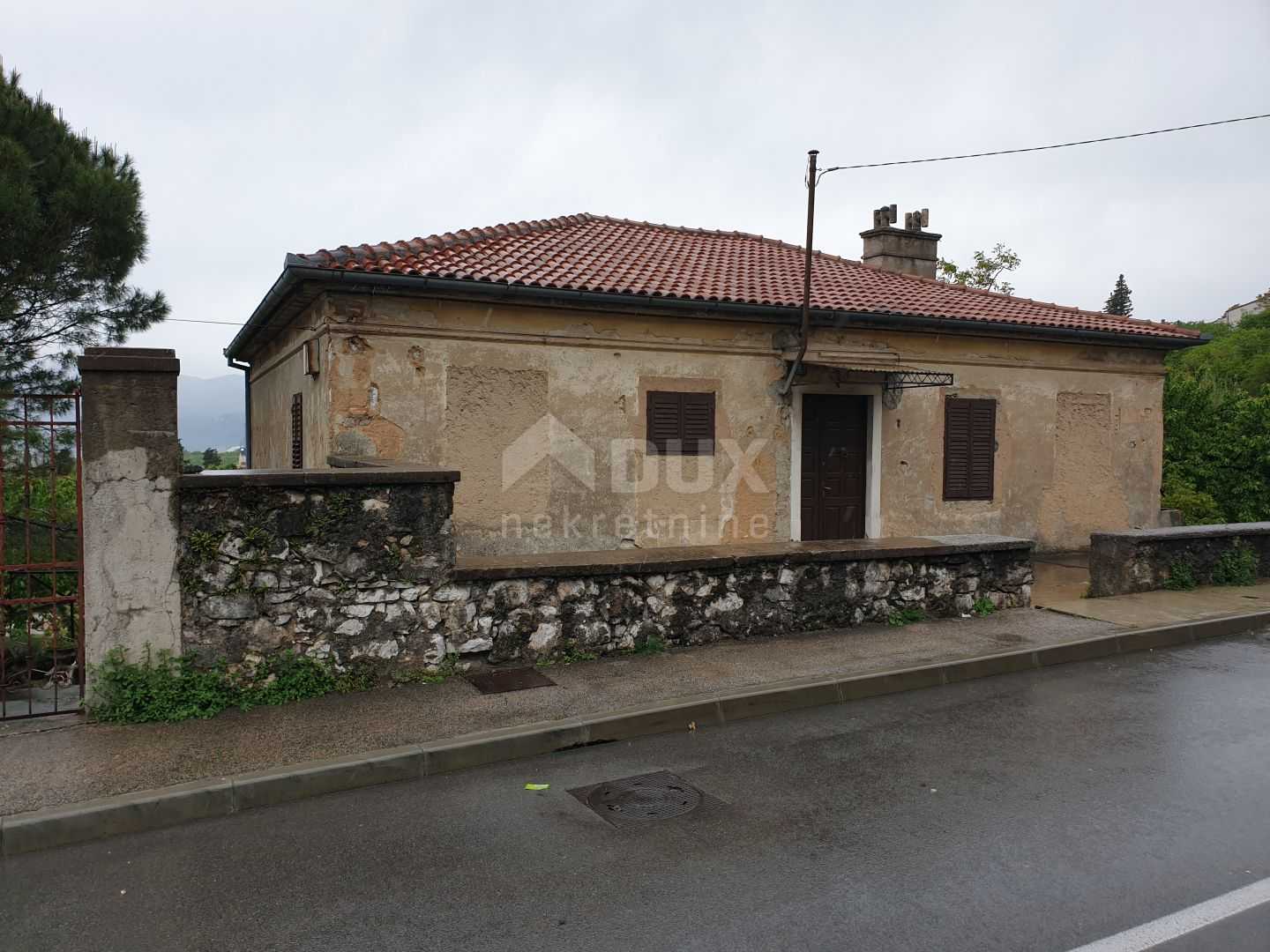 土地 在 Hosti, Primorsko-Goranska Zupanija 10873560