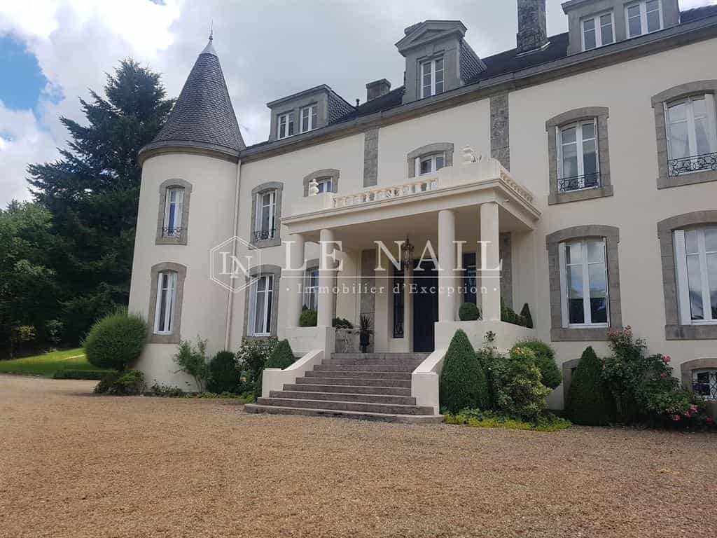 House in Limoges, Nouvelle-Aquitaine 10874035