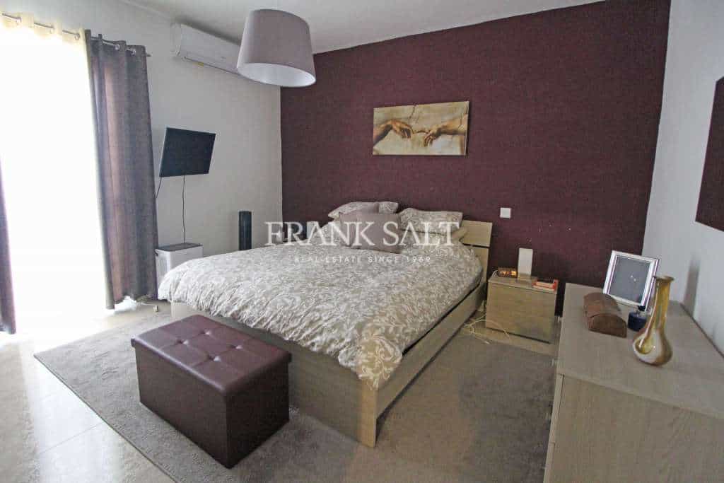 Condominium in Birkirkara,  10874691