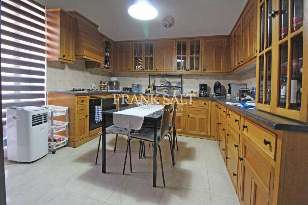 Condominium in Birkirkara,  10874691