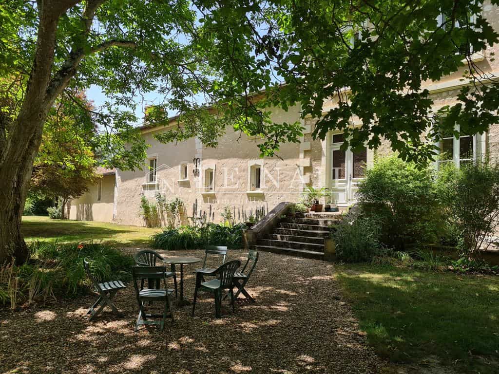 Haus im Chinon, Centre-Val de Loire 10875014