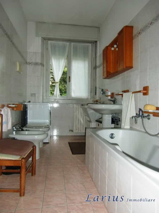 Condominium dans Asso, Lombardy 10876048
