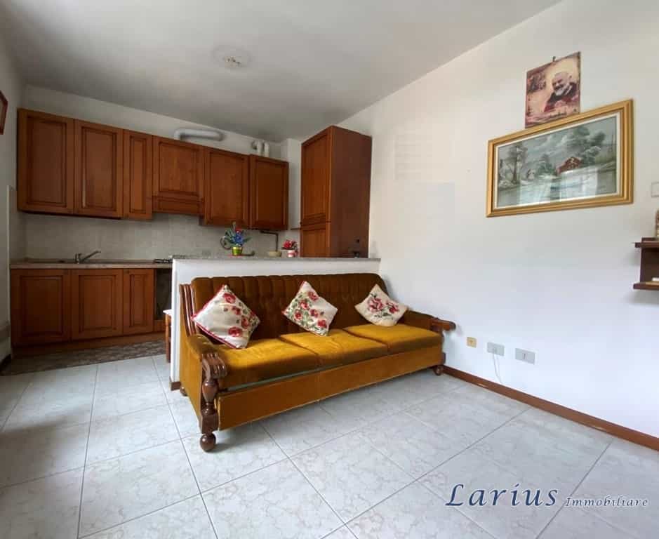 Condominium in Asso, Lombardy 10876048