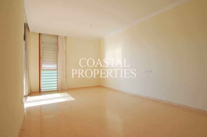 Condominium in Calvia, Balearic Islands 10878050