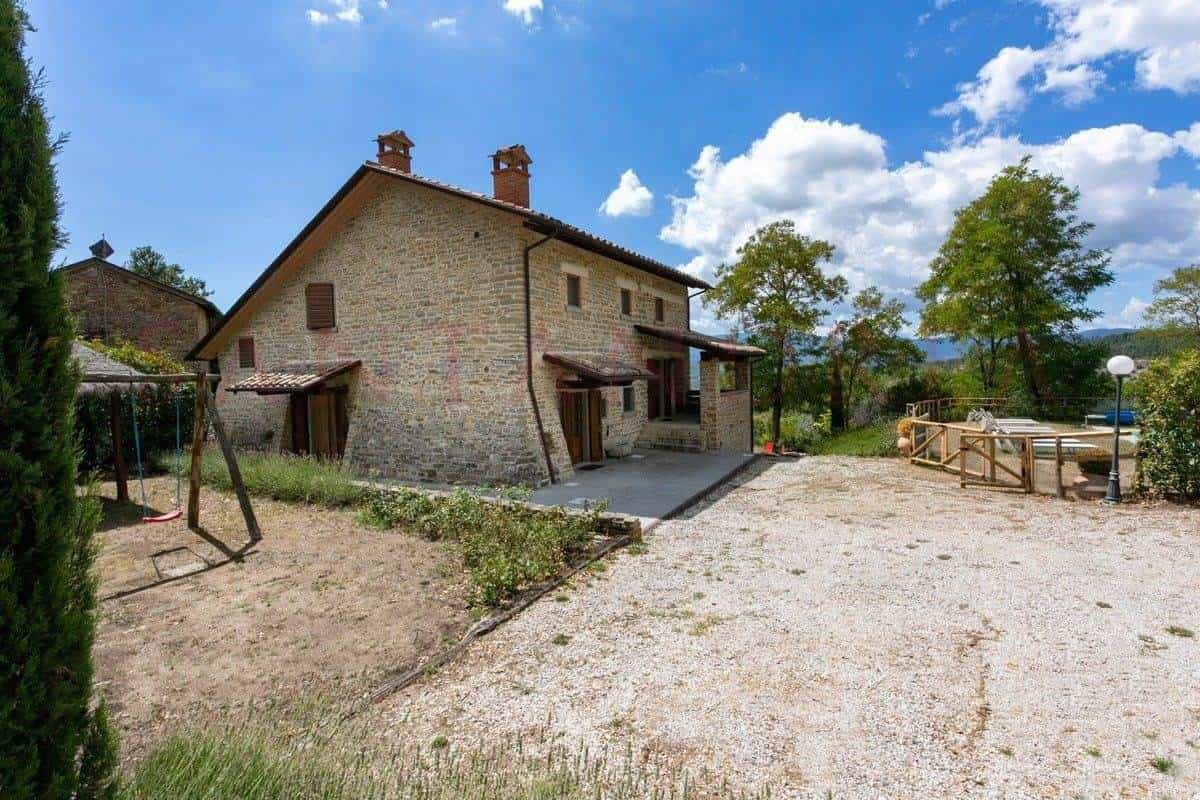 House in Pieve Santo Stefano, Tuscany 10879172