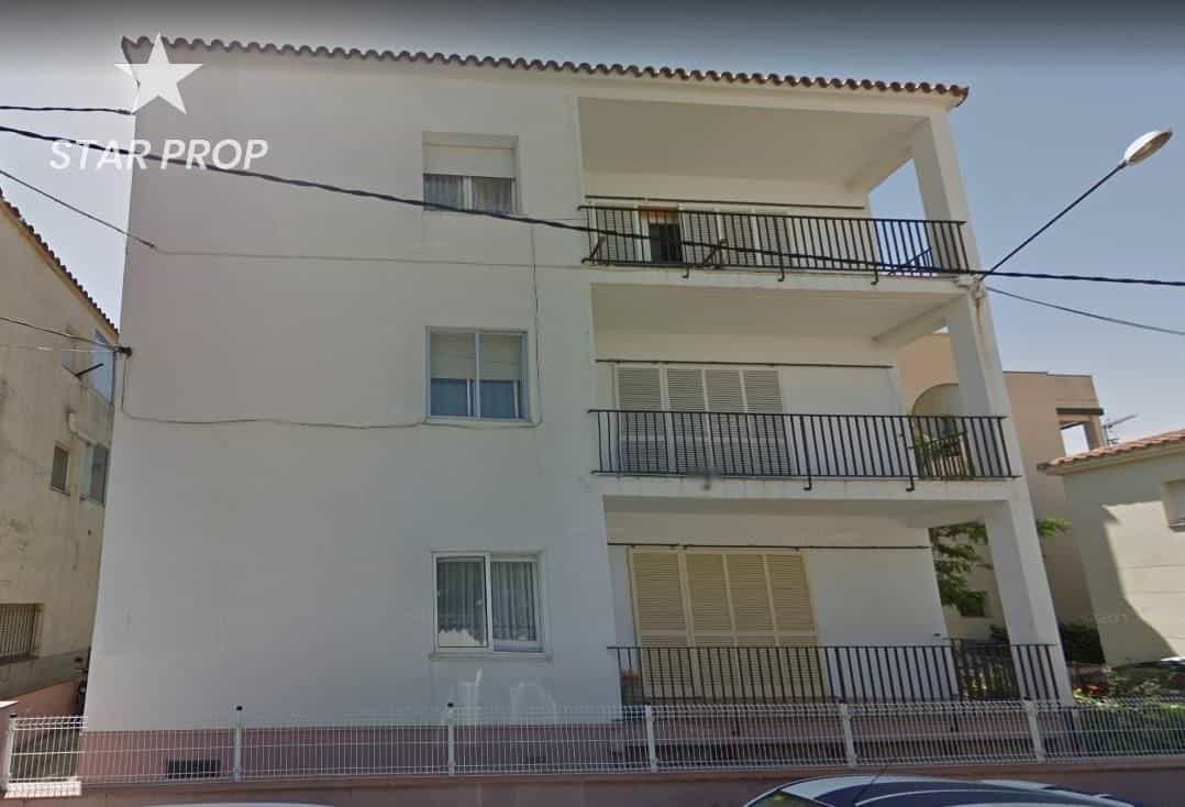 Eigentumswohnung im Llançà, Catalunya 10880567