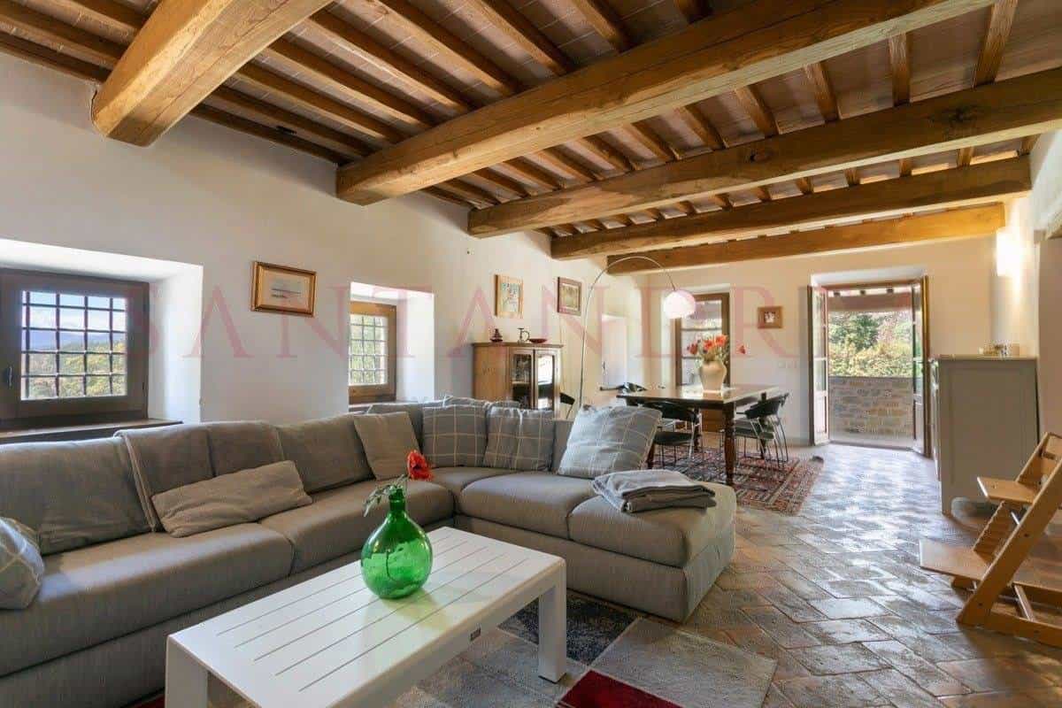 rumah dalam Pieve Santo Stefano, Tuscany 10880803