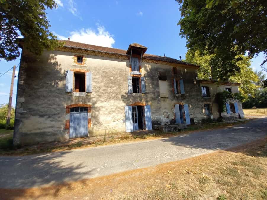 मकान में Dausse, Nouvelle-Aquitaine 10881975