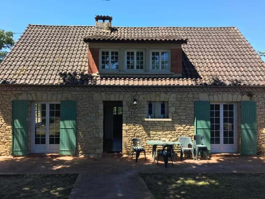 House in Vezac, Nouvelle-Aquitaine 10882212