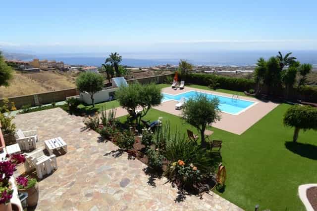 Dom w Candelaria, Canarias 10884207