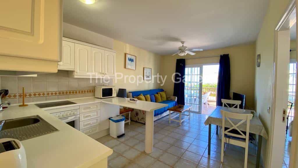 Condominium in Cabo Blanco, Canary Islands 10884564