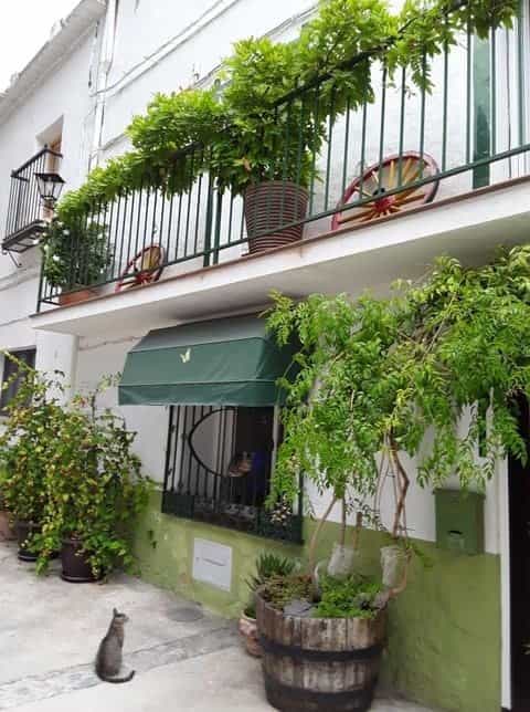 rumah dalam Polopos, Andalusia 10884933