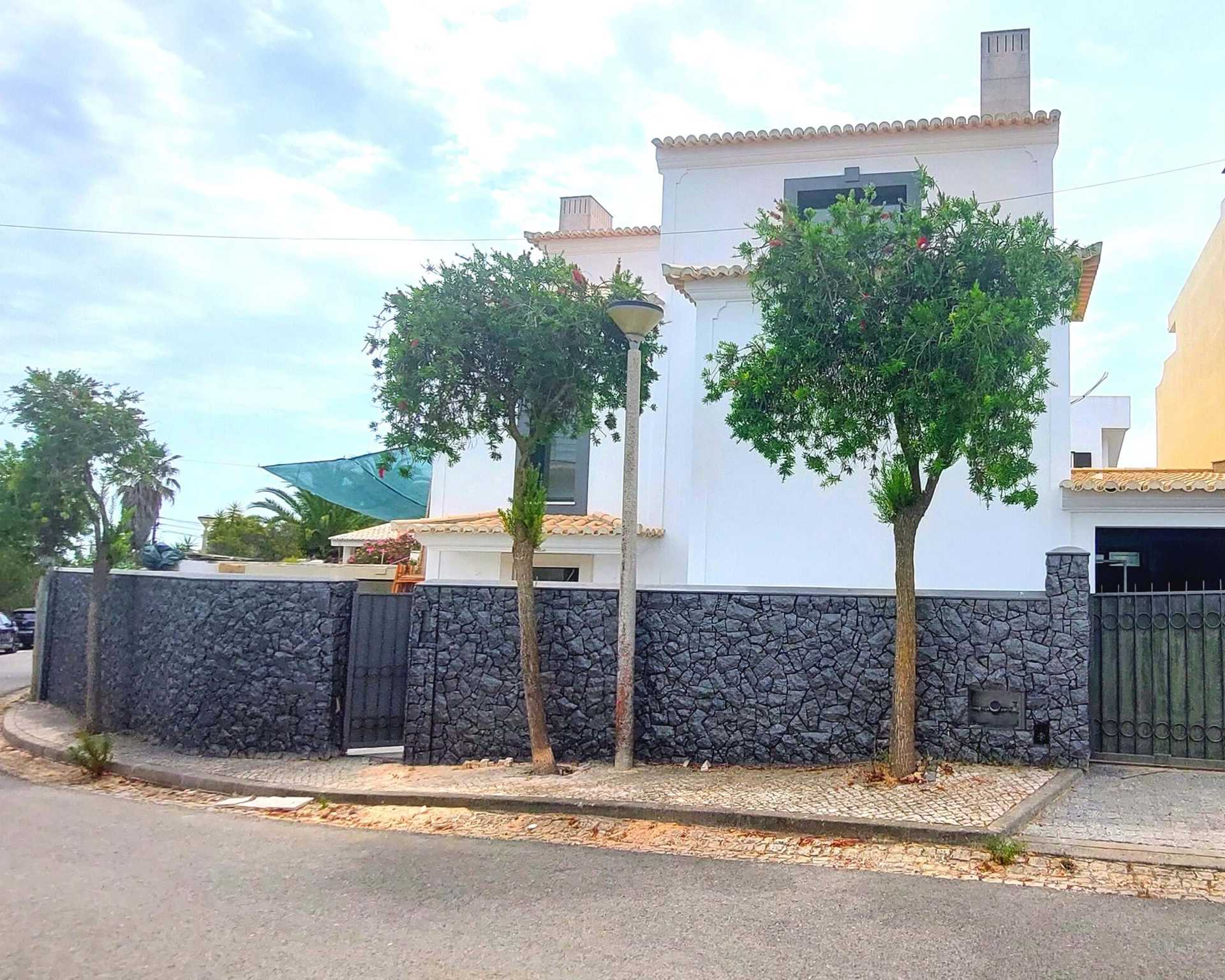 жилой дом в Praia da Luz, Faro District 10885114