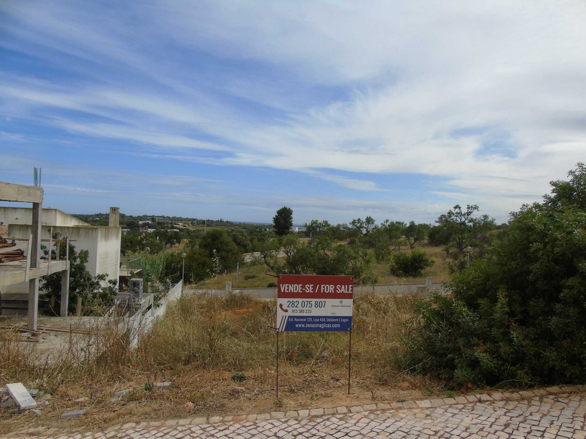 Tanah dalam Mexilhoeira Grande, Faro 10885156