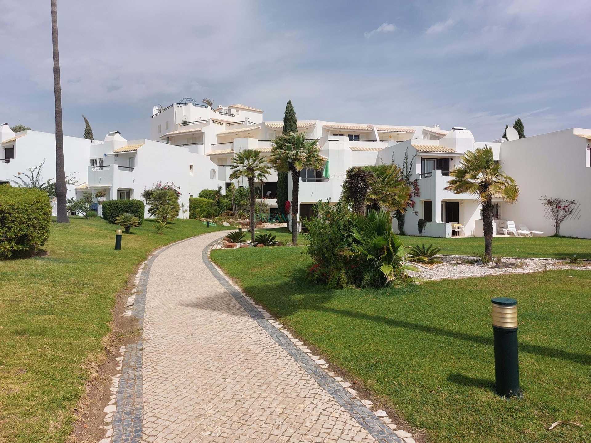 Condominium in Vale de Olival, Faro 10885740