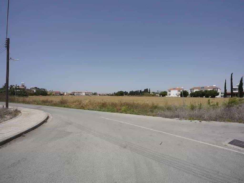 Terre dans Perivolia, Larnaca 10885962