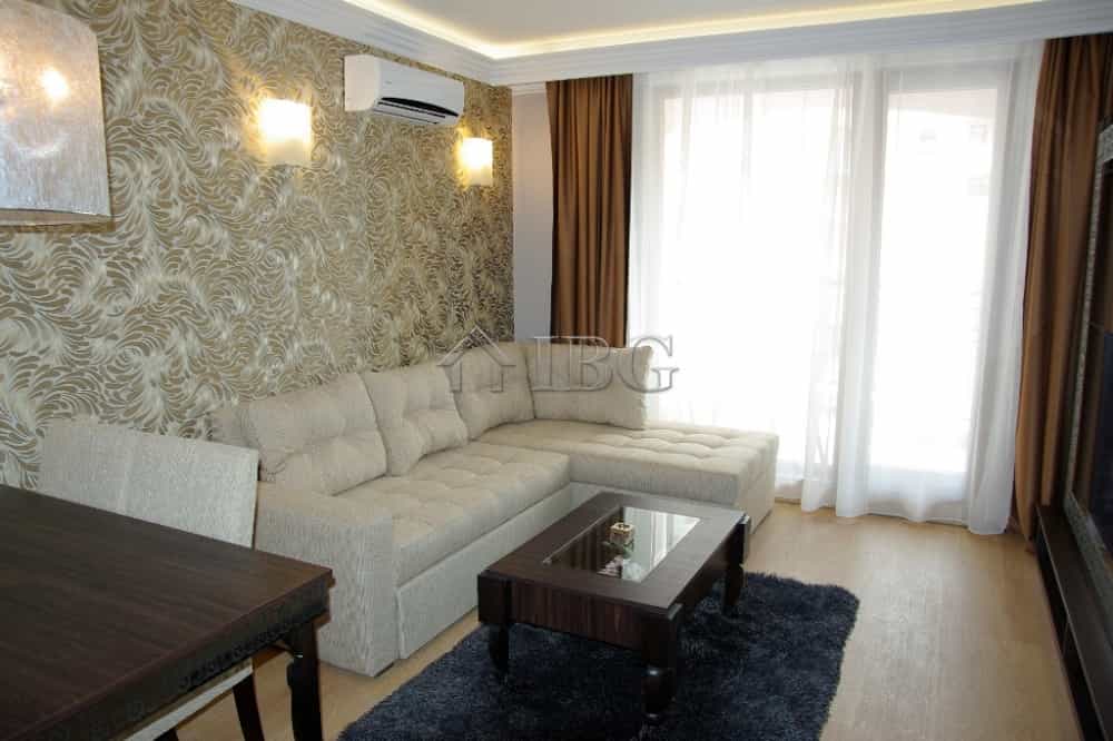 Condominium in Nessebar, Burgas 10887130
