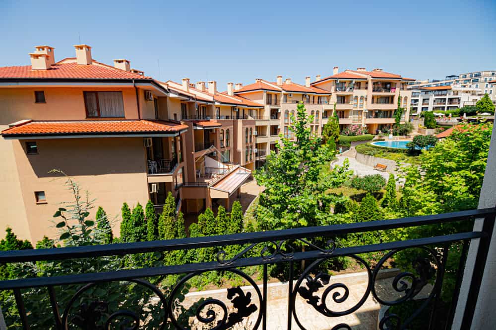 Condominium in Sveti Vlas, Burgas 10887483