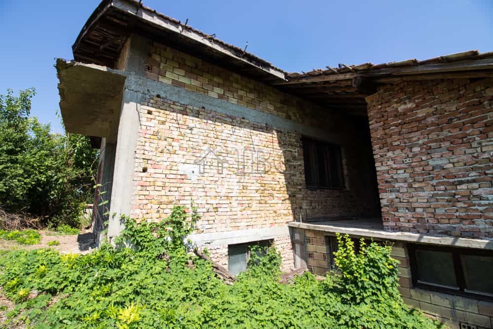 Rumah di Borovo, Tipu 10887516