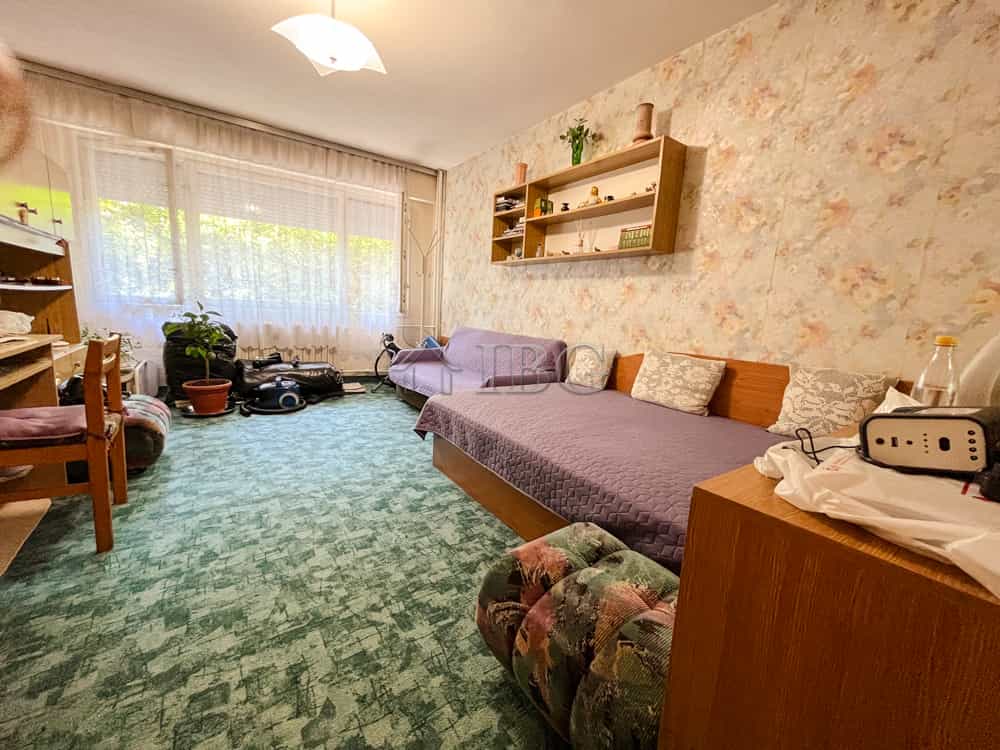 Condominium in Ruse, Ruse 10887591