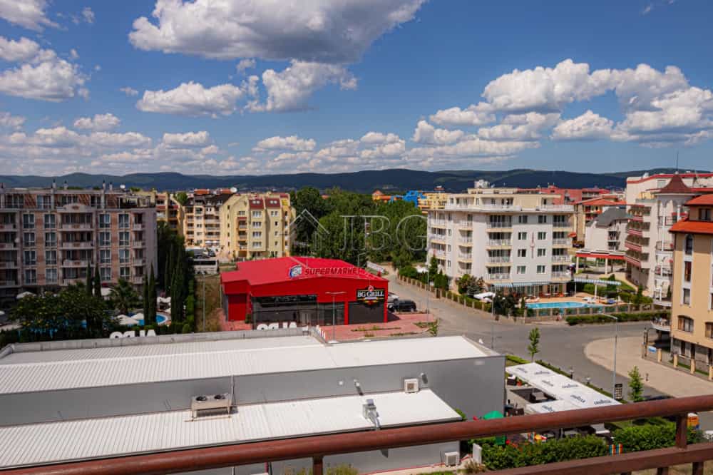 Condominium in Nesebar, Burgas 10888772