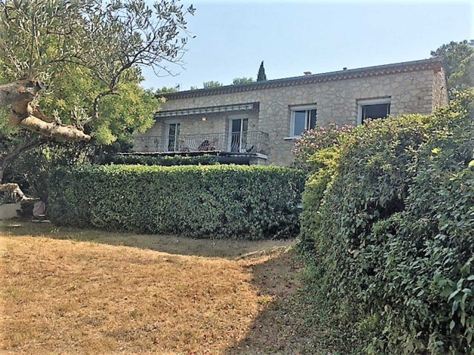 casa no Pernes-lès-Fontaines, Provença-Alpes-Costa Azul 10889356