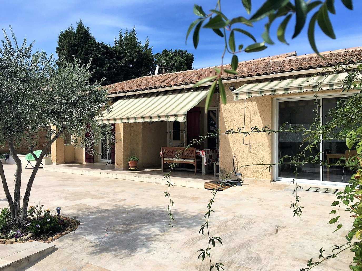 Hus i Carpentras, Provence-Alpes-Cote d'Azur 10889357