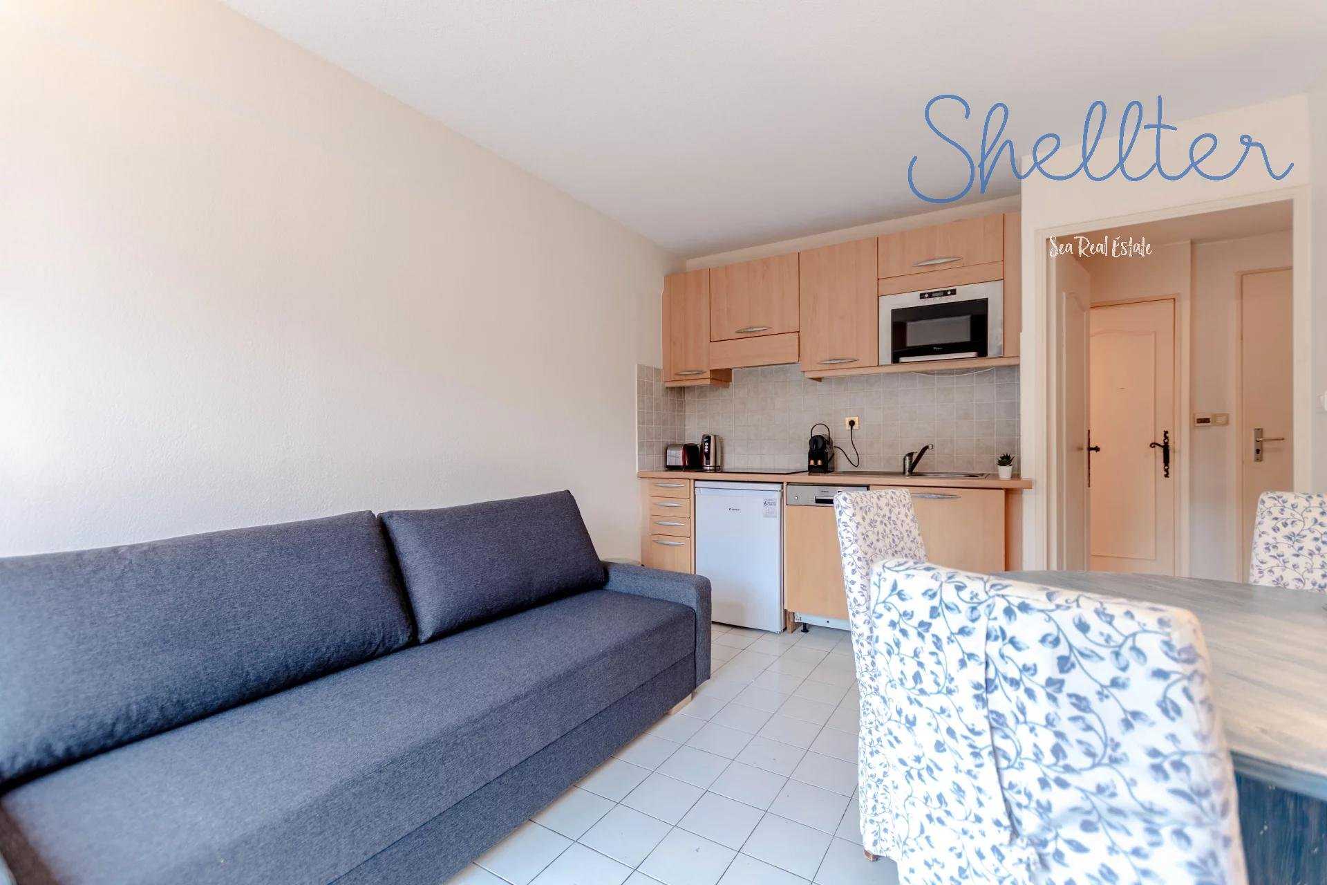 Condominium in Gassin, Provence-Alpes-Cote d'Azur 10889420