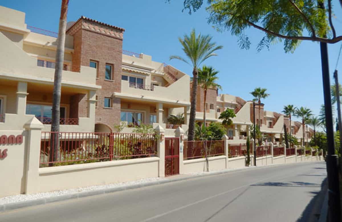 Condominium in Benahavis, Andalusië 10889588