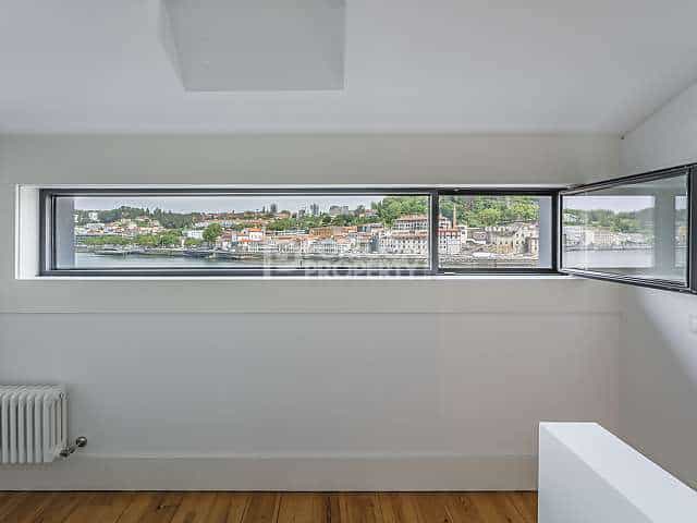 Condominium in Porto, Porto District 10889604