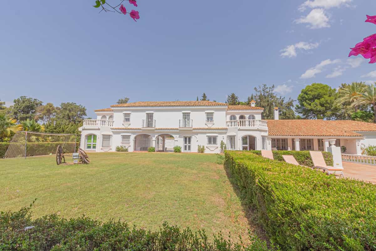 House in Guadiaro, Andalusia 10889719