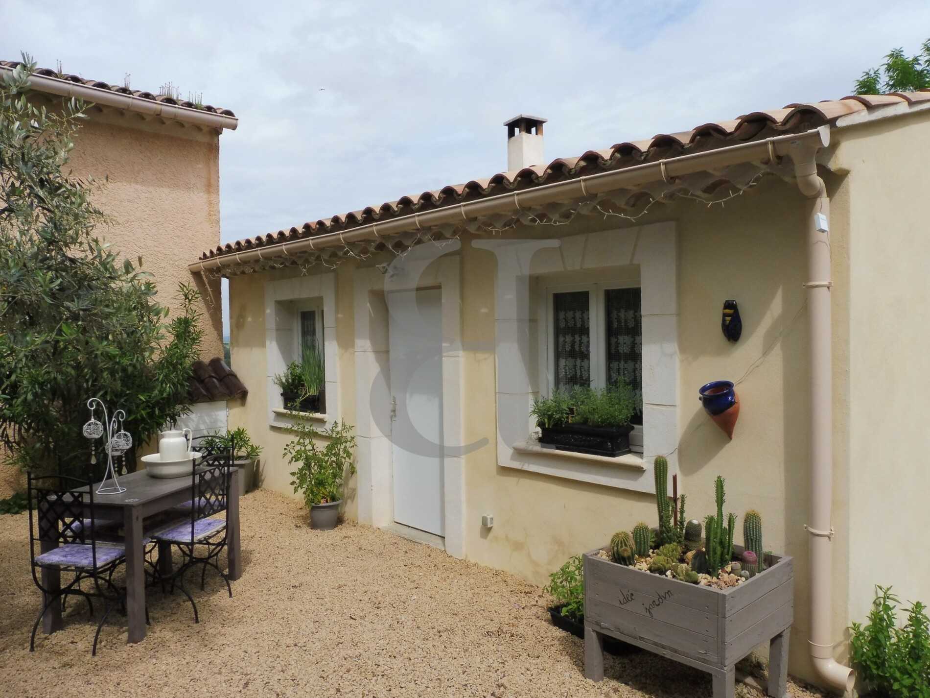 Hus i Visan, Provence-Alpes-Cote d'Azur 10889982