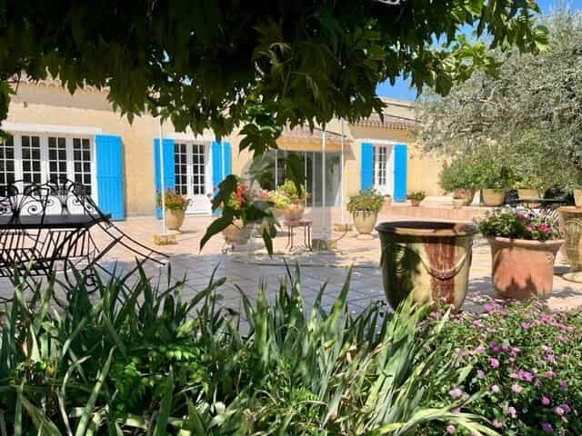 Hus i Tarascon, Provence-Alpes-Cote d'Azur 10890058