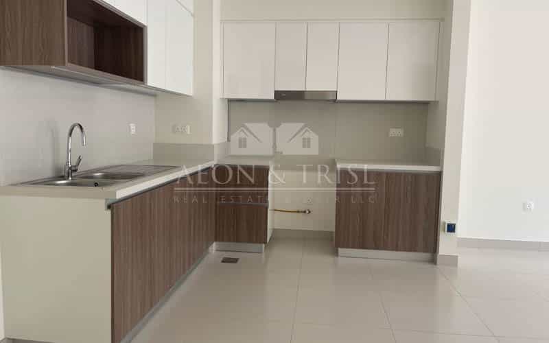Condominium in Warisan, Dubayy 10890101