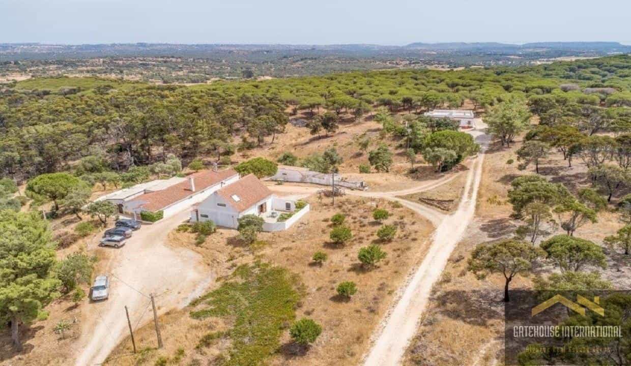 Land in , Faro District 10890265