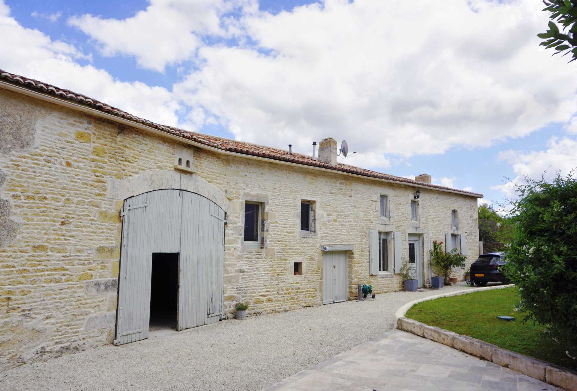 House in Villefagnan, Nouvelle-Aquitaine 10890271