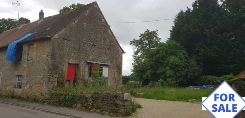 House in Colombiers, Normandy 10890327