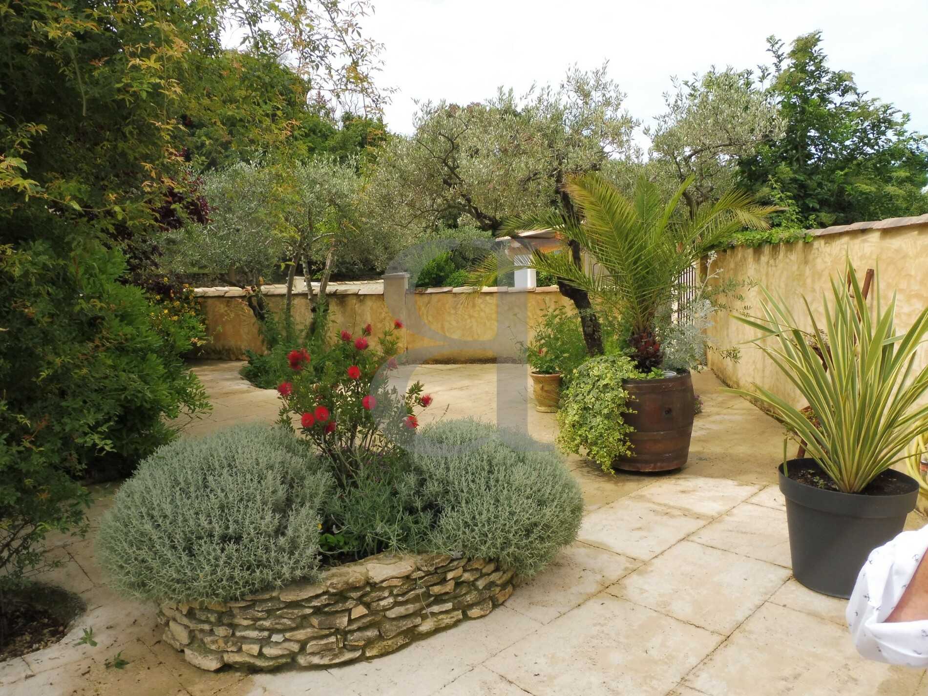Hus i Visan, Provence-Alpes-Cote d'Azur 10890331