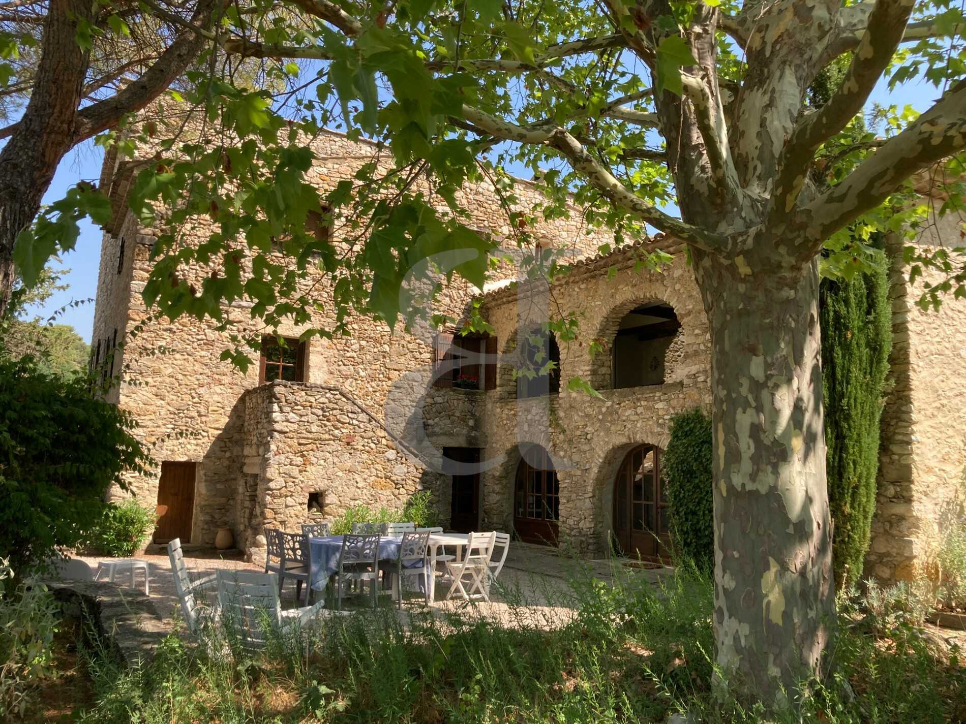 House in Vaison-la-Romaine, Provence-Alpes-Côte d'Azur 10890341