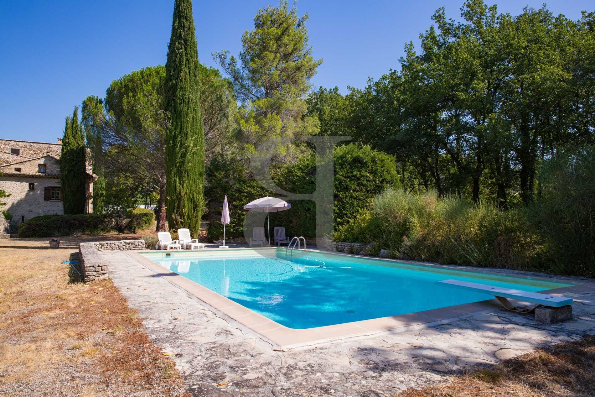House in Vaison-la-Romaine, Provence-Alpes-Cote d'Azur 10890341