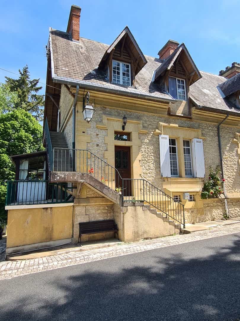 Casa nel Rouffignac-Saint-Cernin-de-Reilhac, Nuova Aquitania 10890419