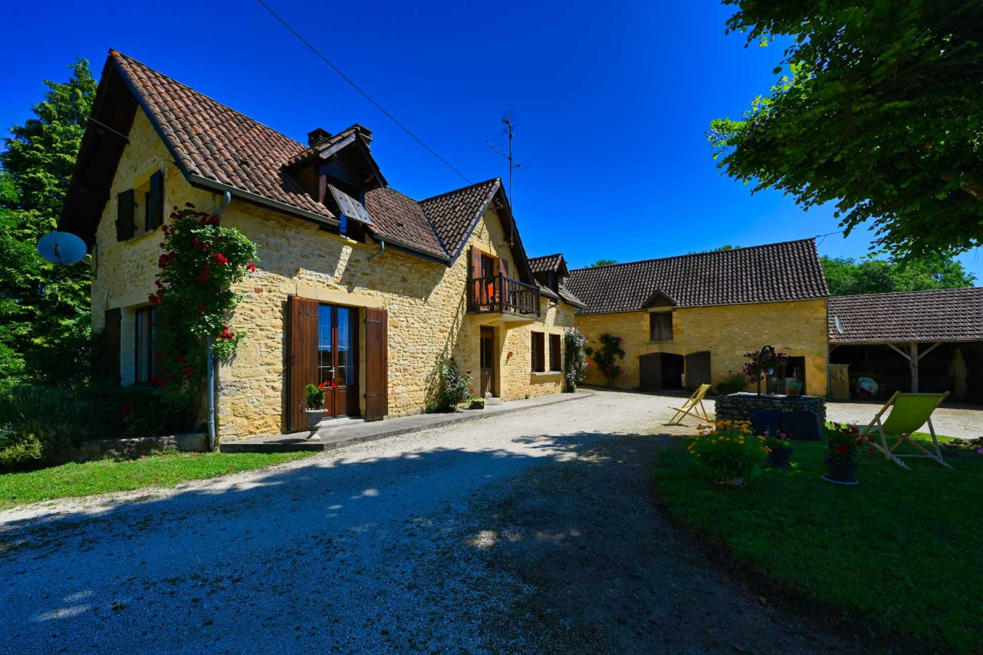 Rumah di Carlux, Nouvelle-Aquitaine 10890440