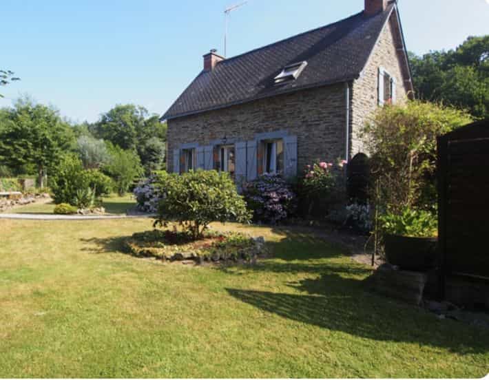 House in Porcaro, Brittany 10890469