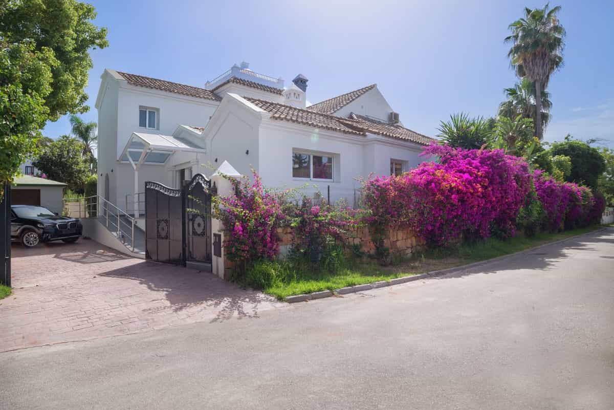 House in San Pedro de Alcantara, Andalusia 10890534