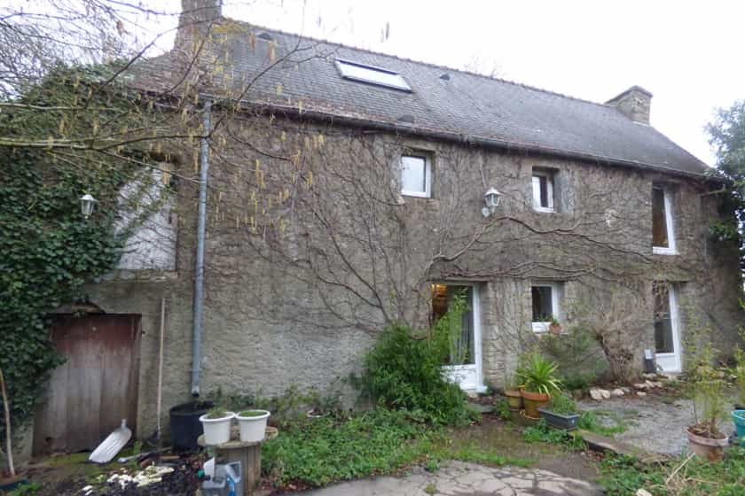 σπίτι σε Gourhel, Bretagne 10890651