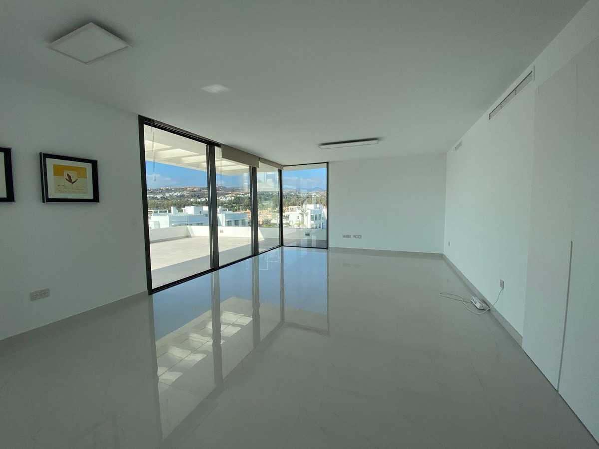 Condominium in Benahavis, Andalusia 10891884